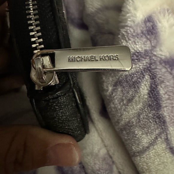Michael Kors round  coin pouch - Picture 4 of 5
